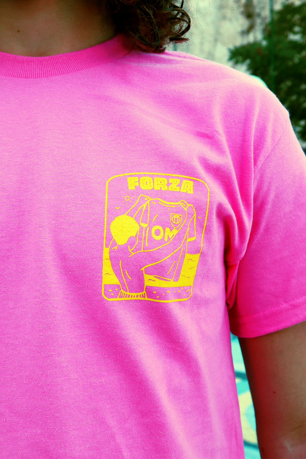 T-shirt coton rose et design jaune unisexe